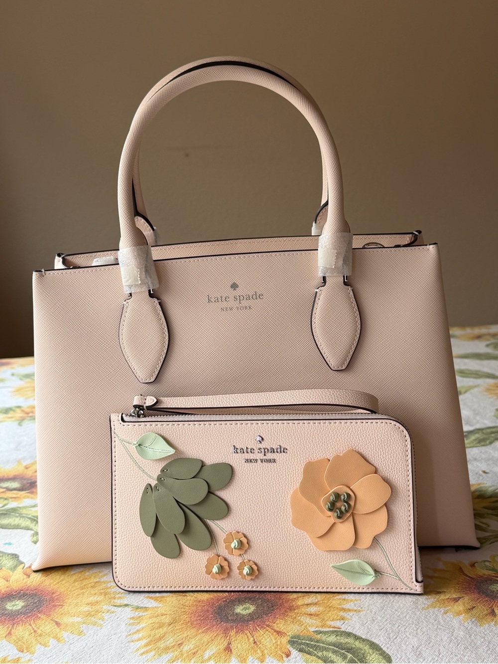 ππΌπ KATE SPADE RAE PEACH MEDIUM SATCHEL AND LUCY FLORAL WRISTLET ππΌπ NWT ππΌπ - Picture 4 of 16
